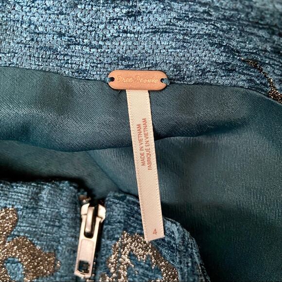 Free People Floral Embroidered Blue Zip Up Mini Skirt Size 4 - Picture 5 of 6